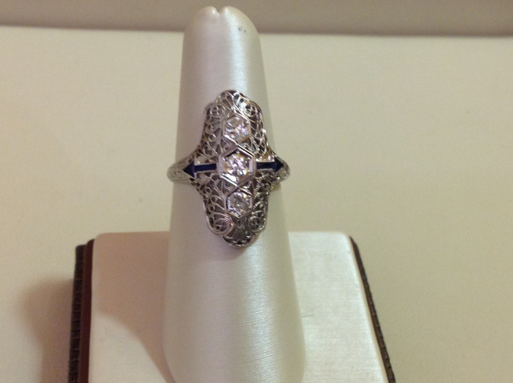 18k White Gold Diamond & Sapphire Ring
