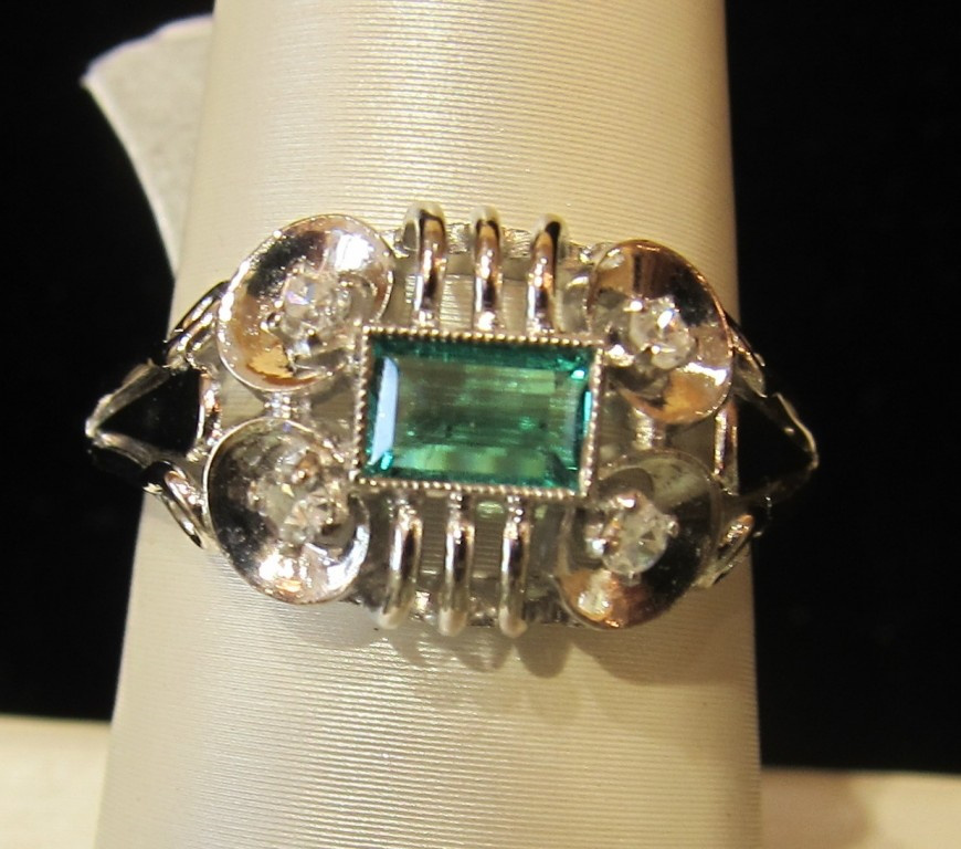 18k White Gold Diamond & Emerald Ring