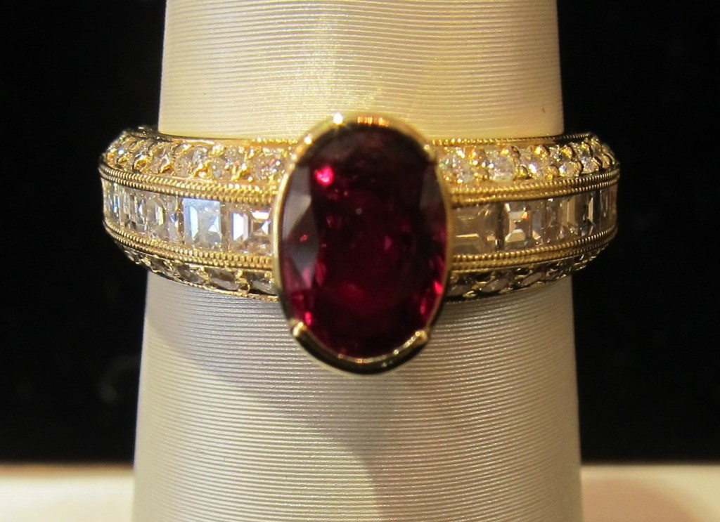 18k Yellow Gold Diamond & Ruby Ring