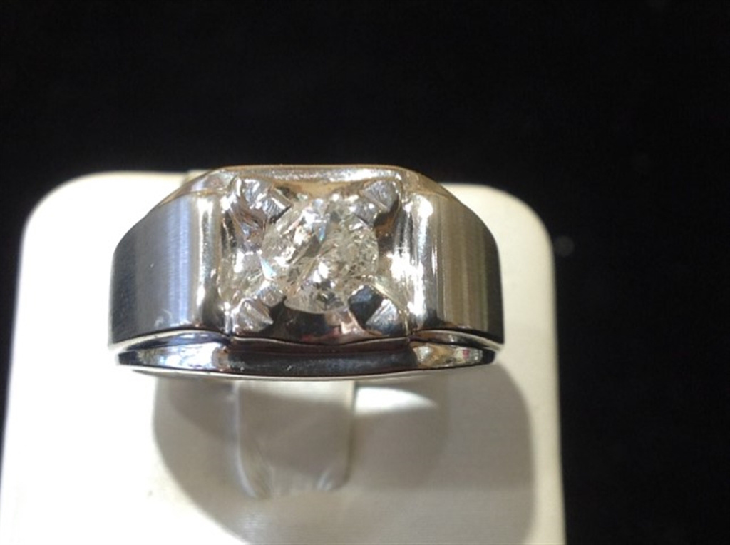 14k White Gold Diamond Ring