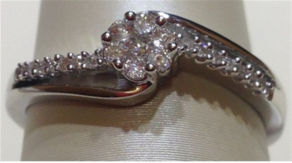 14k White Gold Diamond Ring