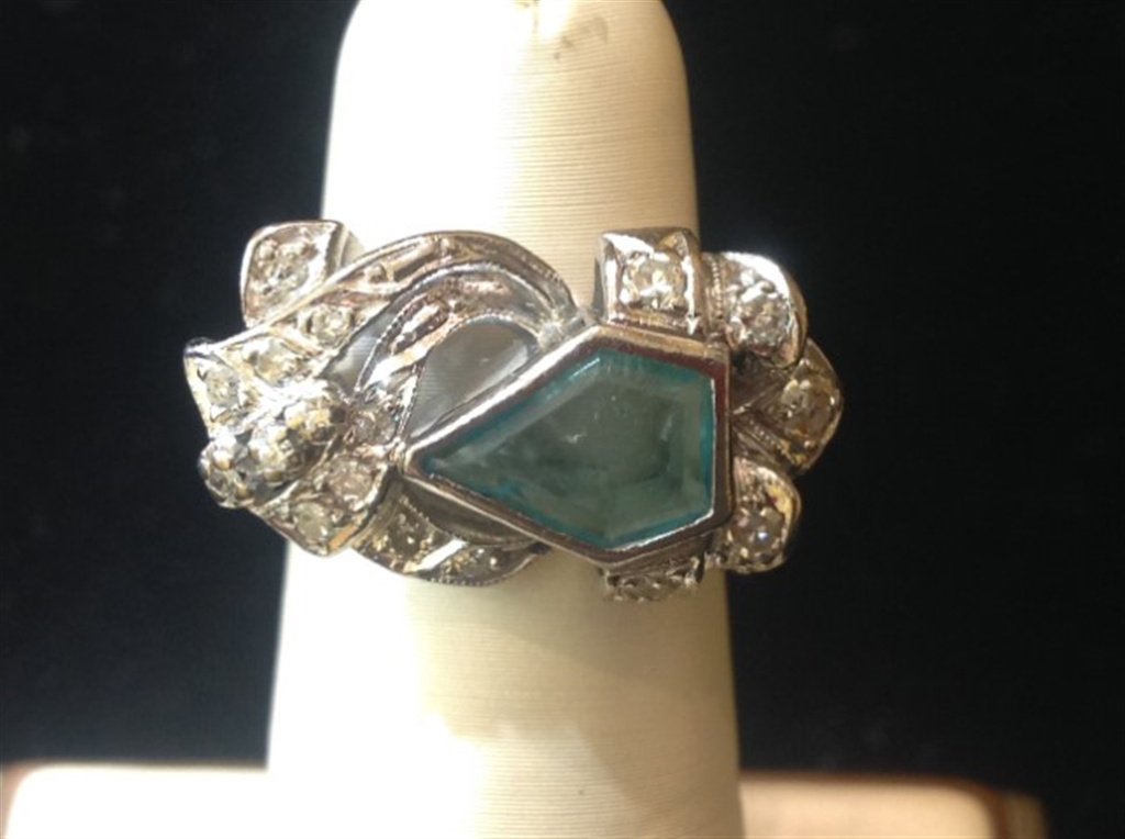 14k White Gold Diamond & Emerald Ring