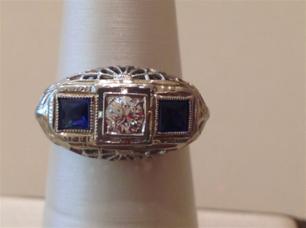 18k White Gold Diamond & Sapphire Ring
