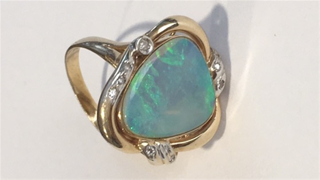 14k Yellow Gold Diamond & Opal Ring