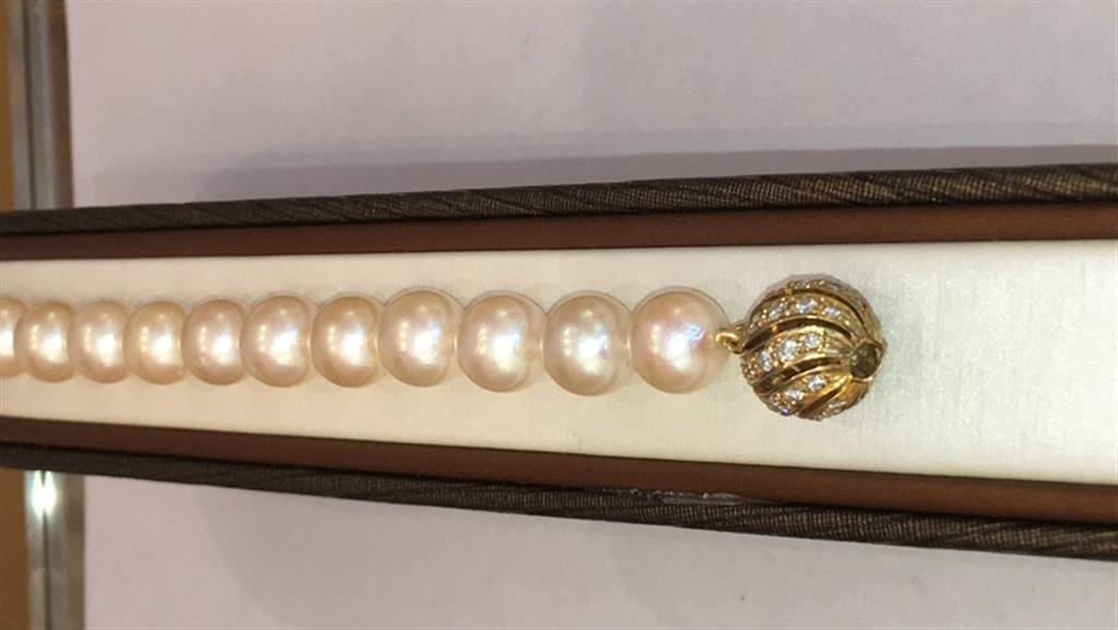 18k Yellow Gold Diamond & Pearl Bracelet