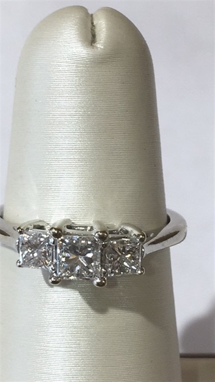14k White Gold Diamond Ring