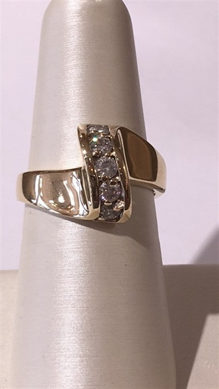 14k Yellow Gold Diamond Ring