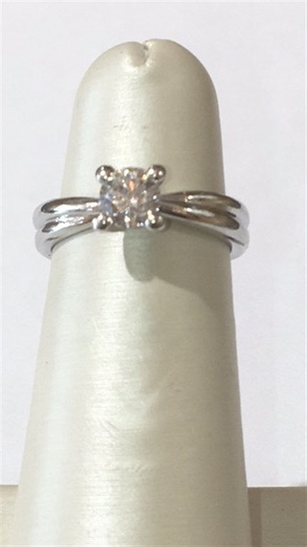18k White Gold Diamond Ring