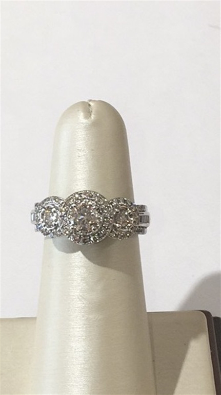 14k White Gold Diamond Ring