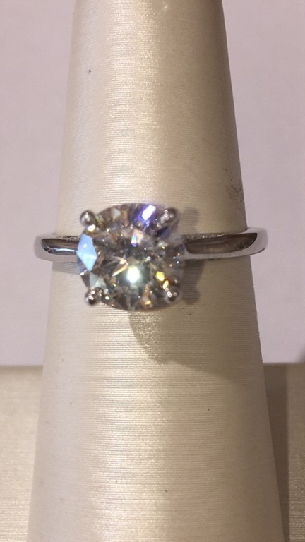 18k White Gold Diamond Ring