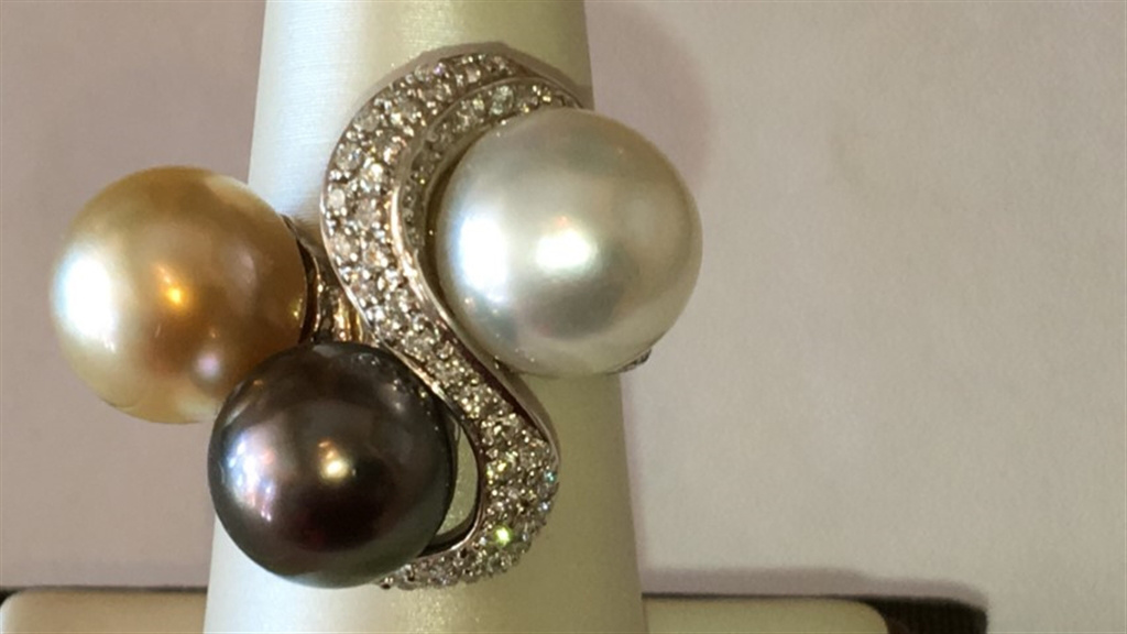 18k White Gold Diamond & Pearl Ring