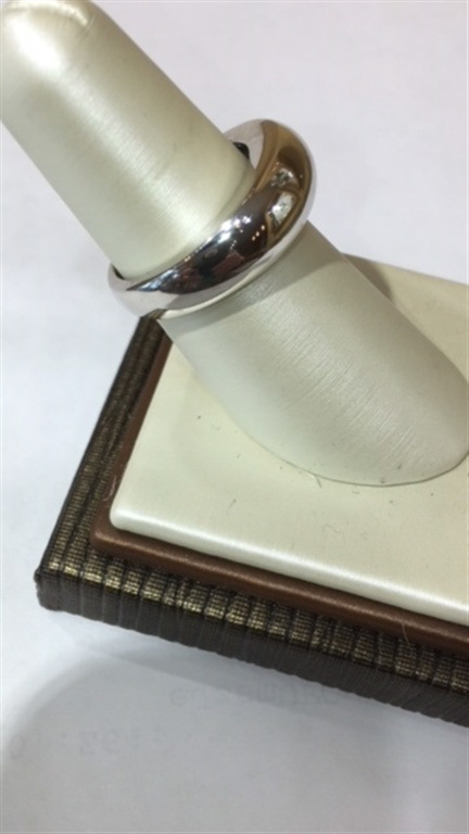 18k White Gold Ring