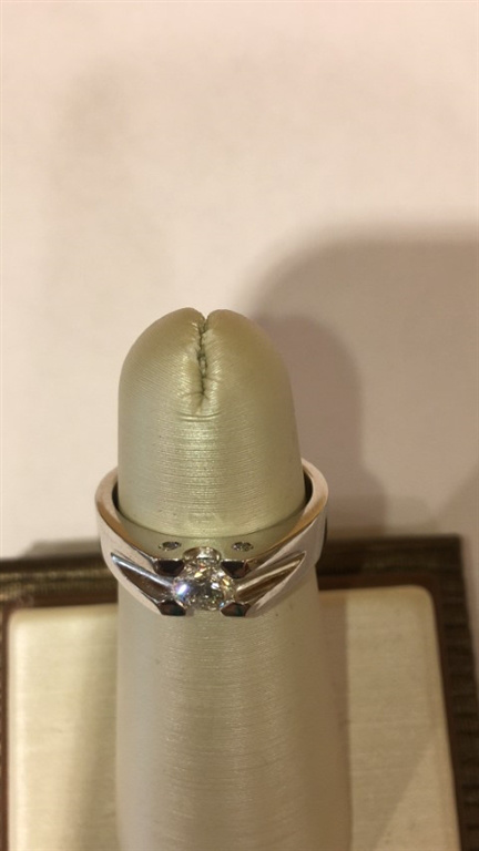 14k White Gold Diamond Ring