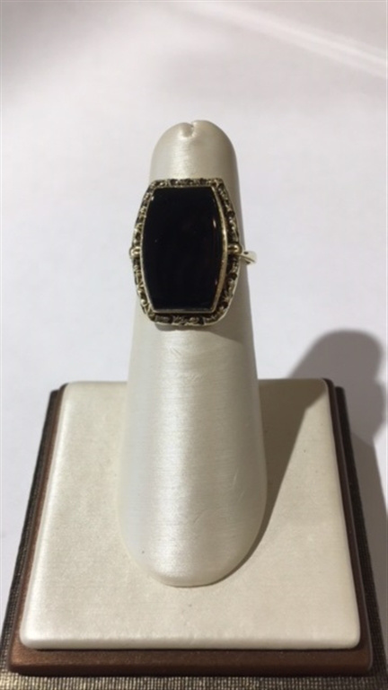 14k Yellow Gold Onyx Ring
