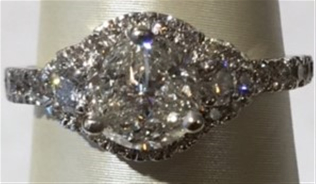 18k White Gold Diamond Ring