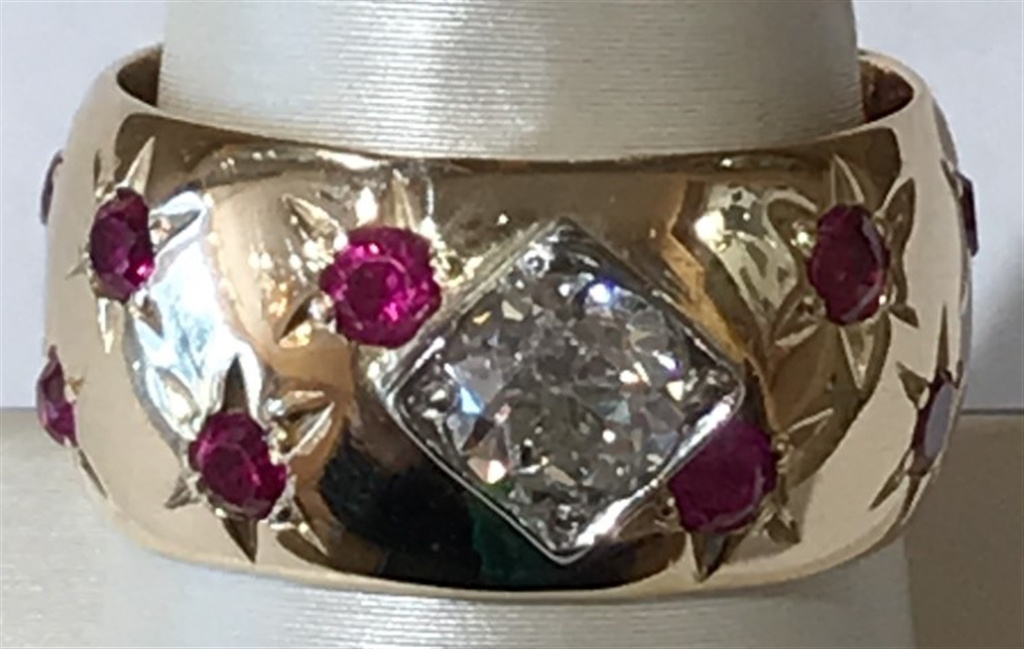 14k Yellow Gold Diamond & Ruby Ring