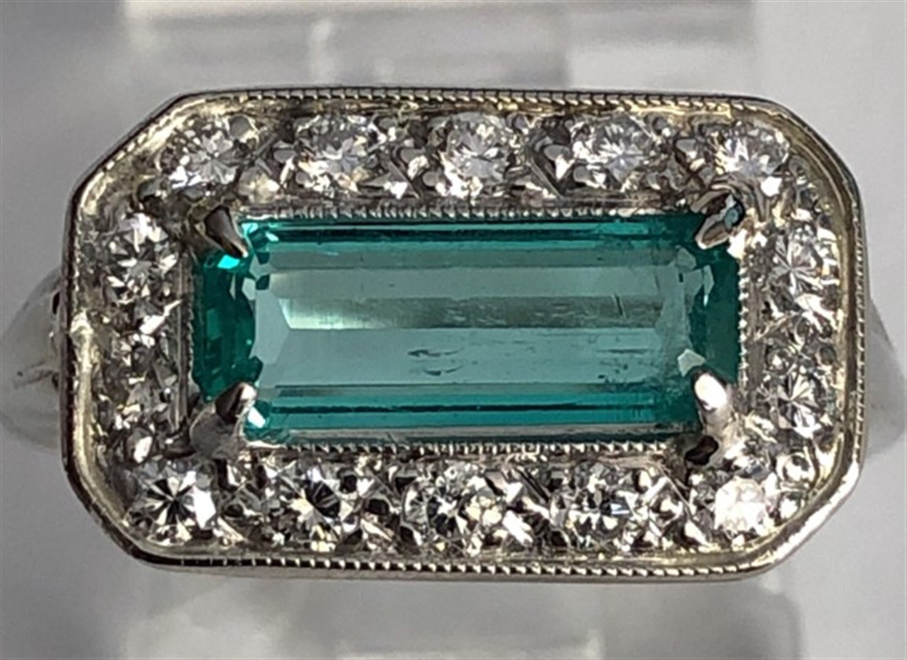 14k White Gold Diamond & Emerald Ring