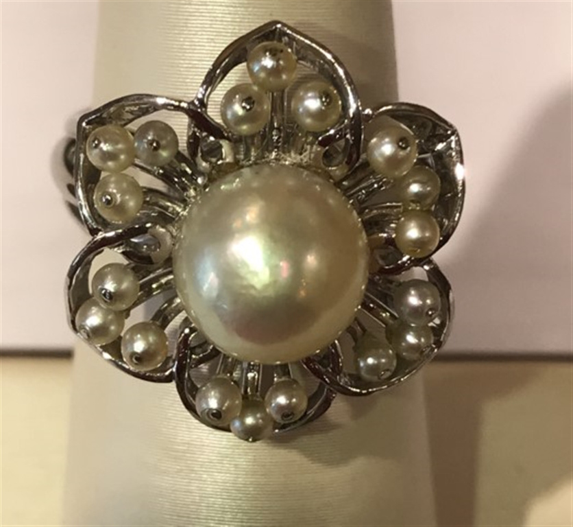 18k White Gold Pearl Ring
