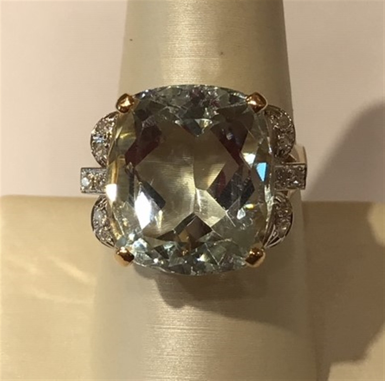 14k Yellow Gold Diamond & Aquamarine Ring