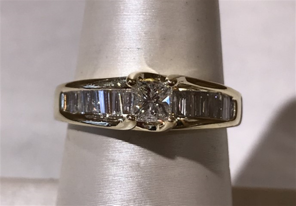 14k Yellow Gold Diamond Ring
