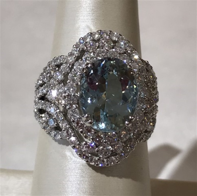 18k White Gold Diamond & Aquamarine Ring