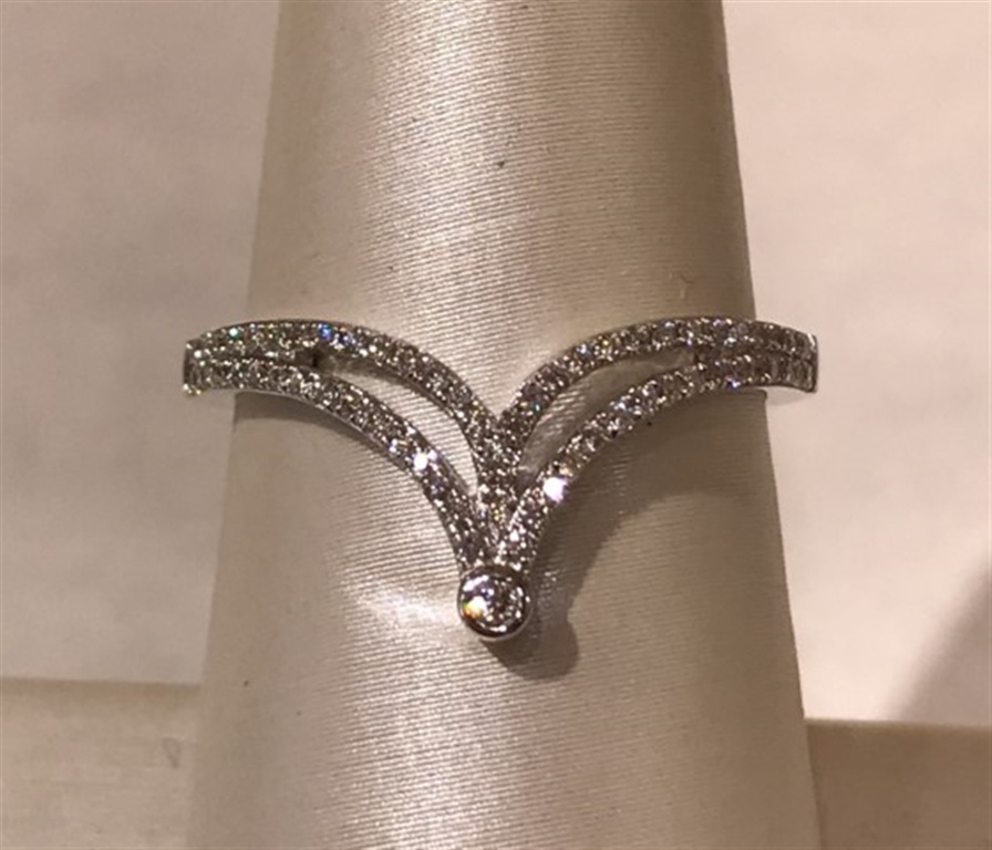 18k White Gold Diamond Ring