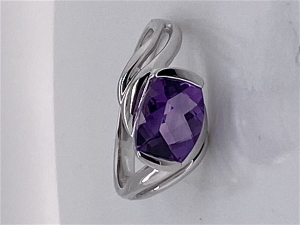 14k White Gold Amethyst Ring