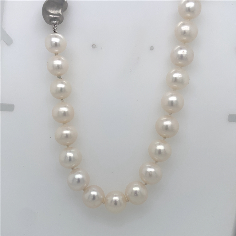 14k White Gold Pearl Necklace