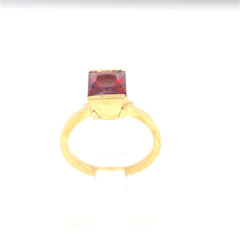 14k Yellow Gold Garnet Ring