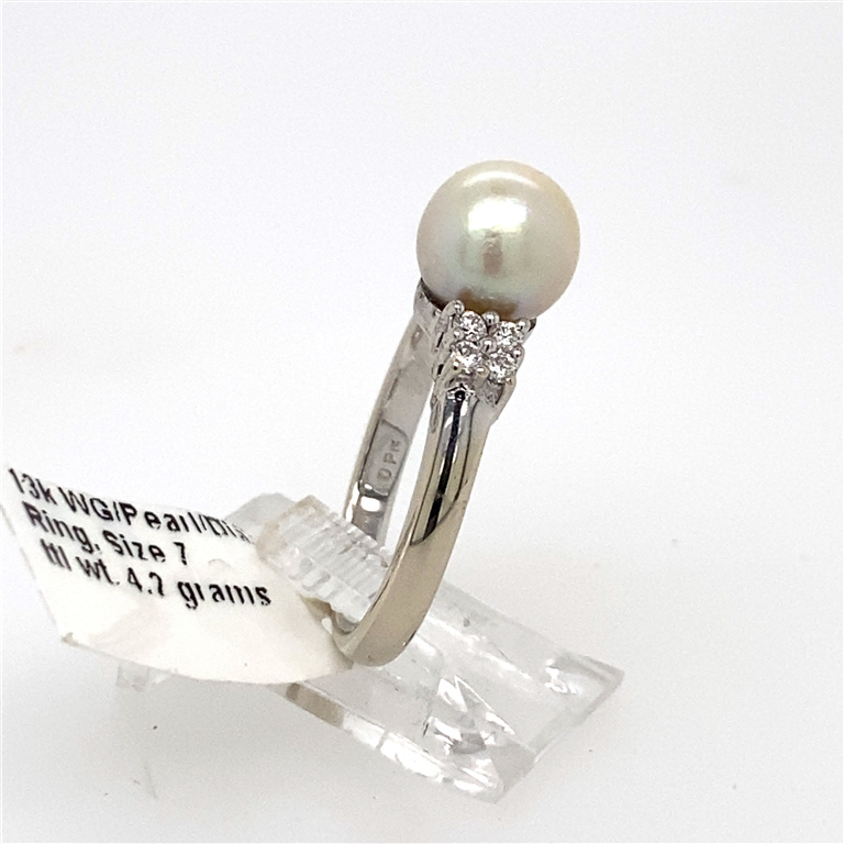 14k White Gold Diamond & Pearl Ring