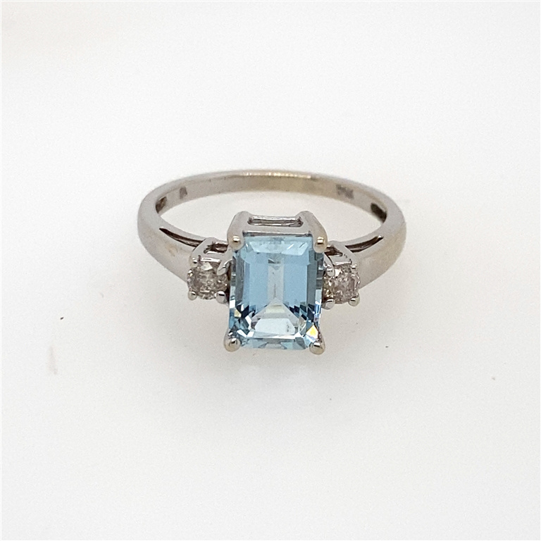 14k White Gold Diamond & Emerald Ring