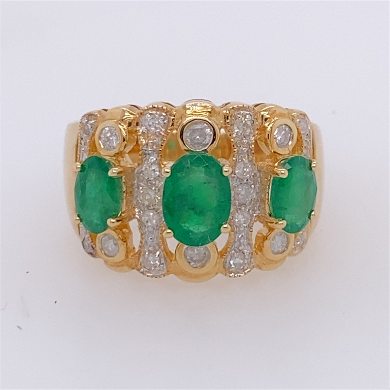 14k Yellow Gold Diamond & Emerald Ring