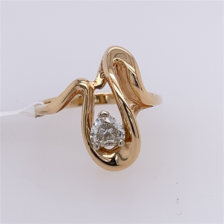 14k Yellow Gold Diamond Ring