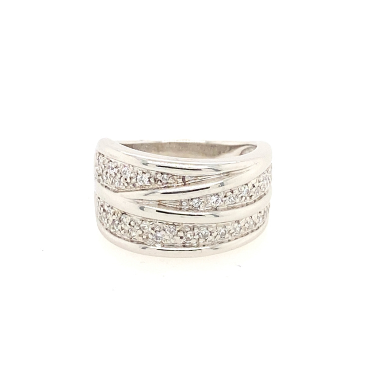 18k White Gold Diamond Ring