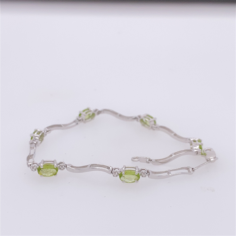 14k White Gold Peridot Bracelet