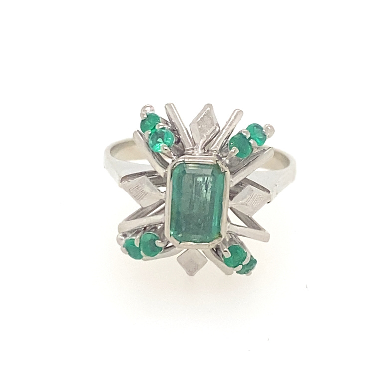 18k White Gold Diamond & Emerald Ring