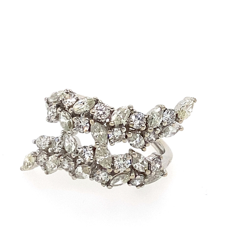 18k White Gold Diamond Ring
