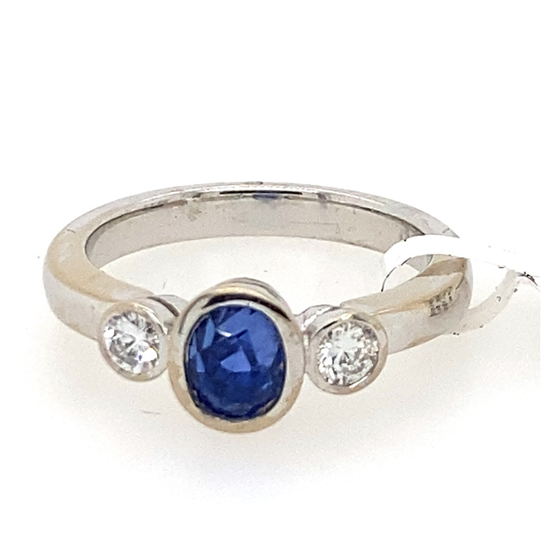 18k White Gold Diamond & Sapphire Ring
