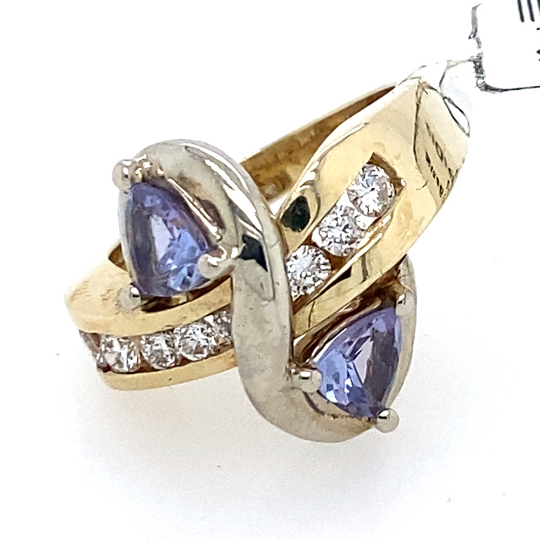14k White Gold Diamond & Tanzanite Ring