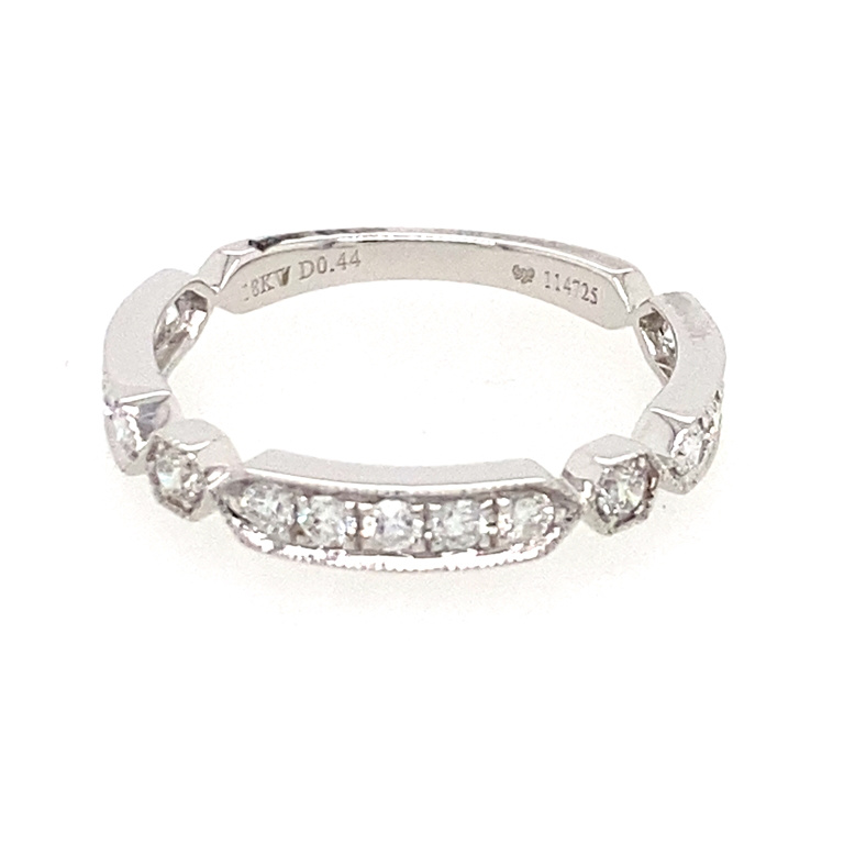 18k White Gold Diamond Ring